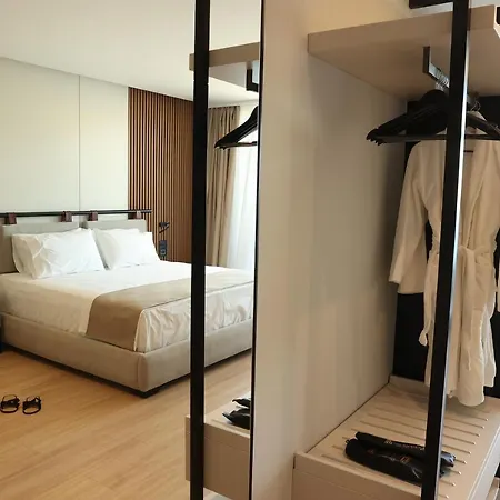 Yacht Premium 4* Sarandë