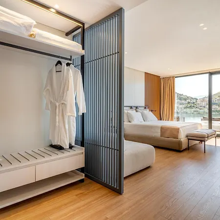 ホテル Yacht Premium Sarandë
