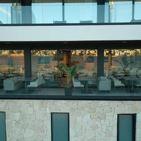 Yacht Premium 4*